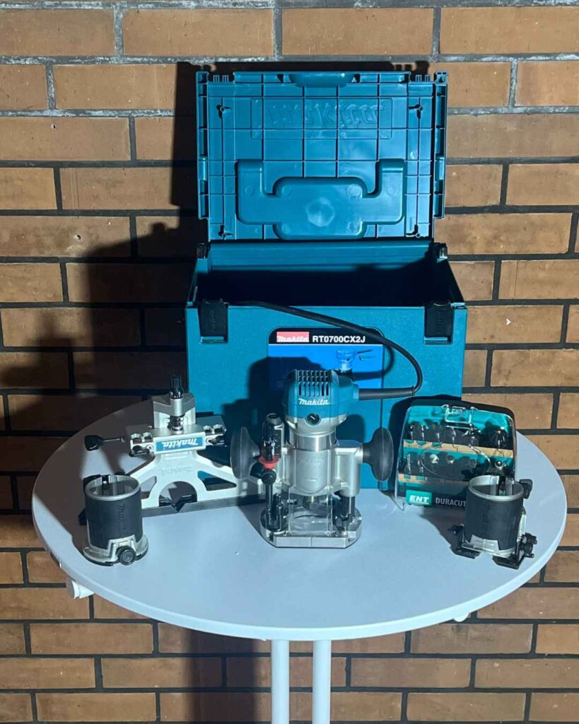 Makita RT0700