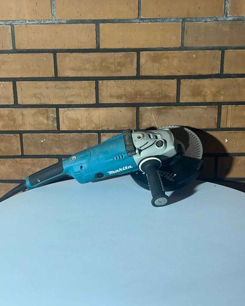 Makita Winkelschleifer GA9020R
